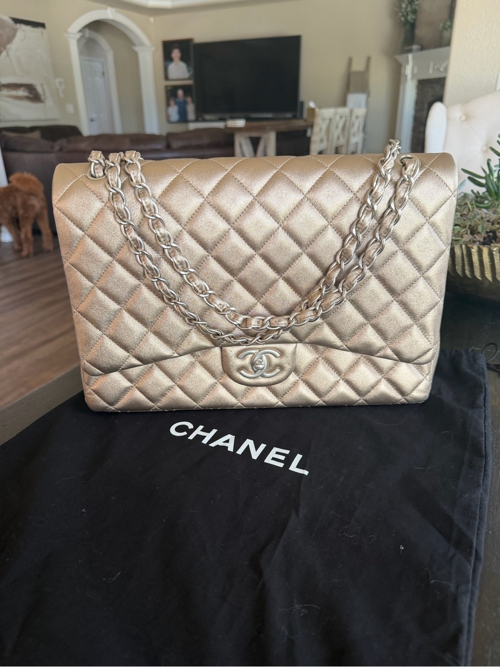 CHANEL Jumbo Double Flap Bag in Metallic Gold Lambskin Leather